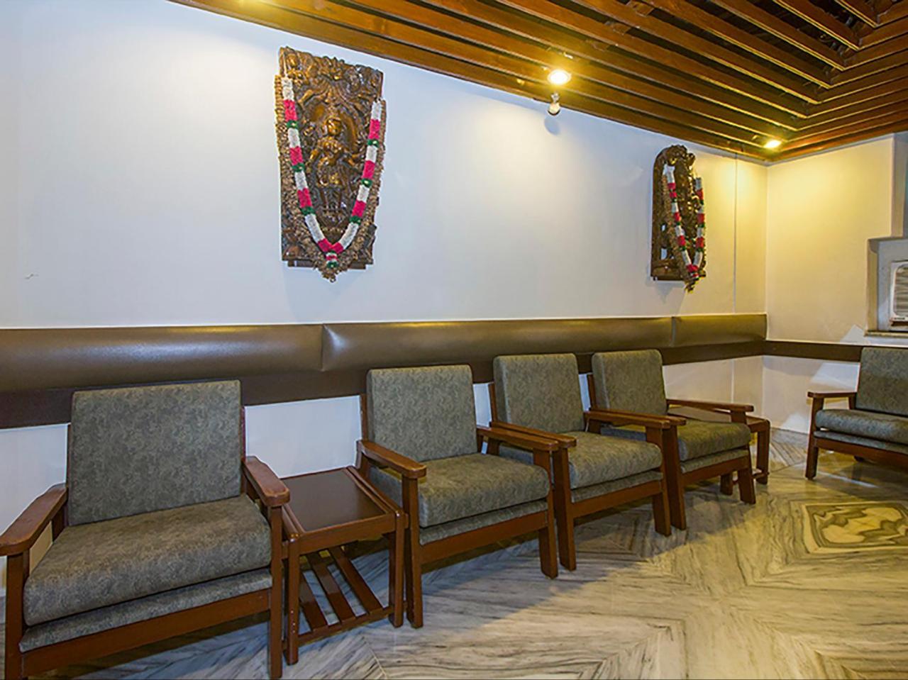 Oyo 8860 Hotel Welcome Mumbai Bagian luar foto