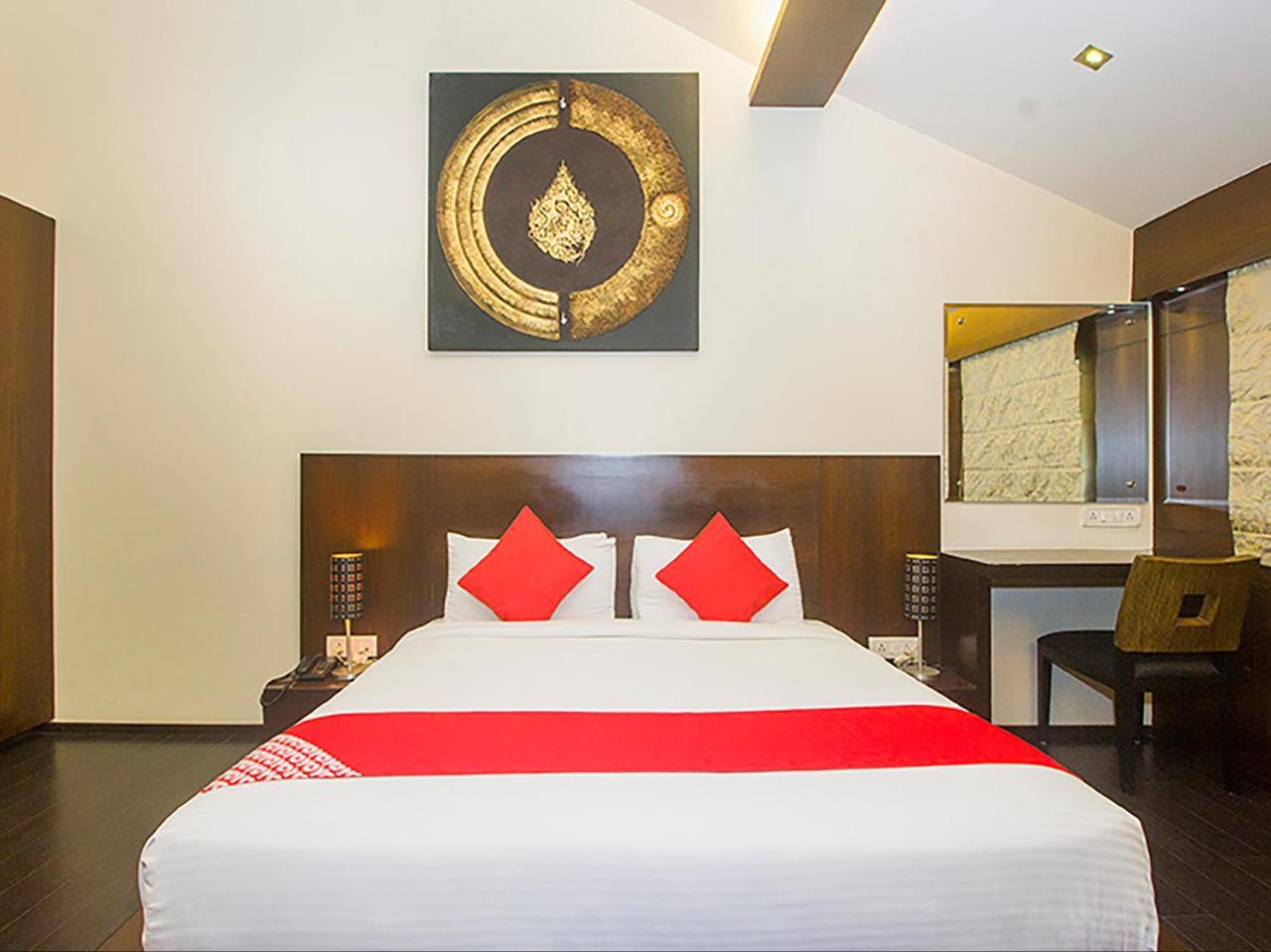 Oyo 8860 Hotel Welcome Mumbai Bagian luar foto