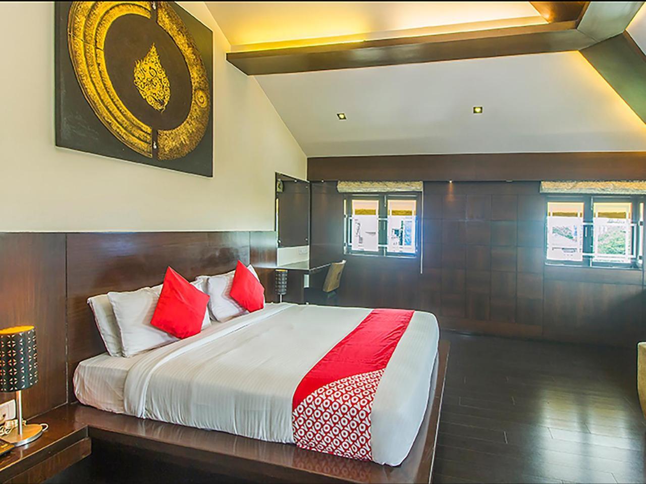 Oyo 8860 Hotel Welcome Mumbai Bagian luar foto